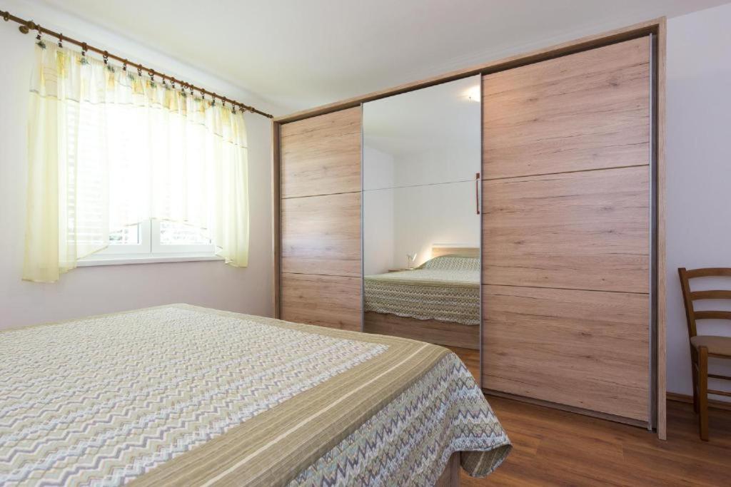 Apartments Hodanic Krk Town Esterno foto
