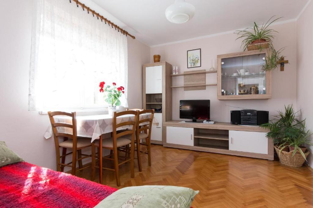 Apartments Hodanic Krk Town Esterno foto