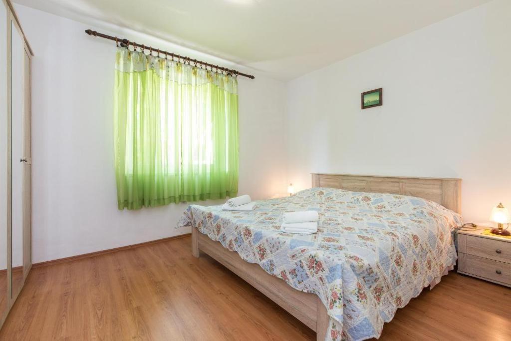 Apartments Hodanic Krk Town Esterno foto