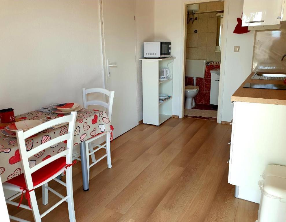 Apartments Hodanic Krk Town Esterno foto